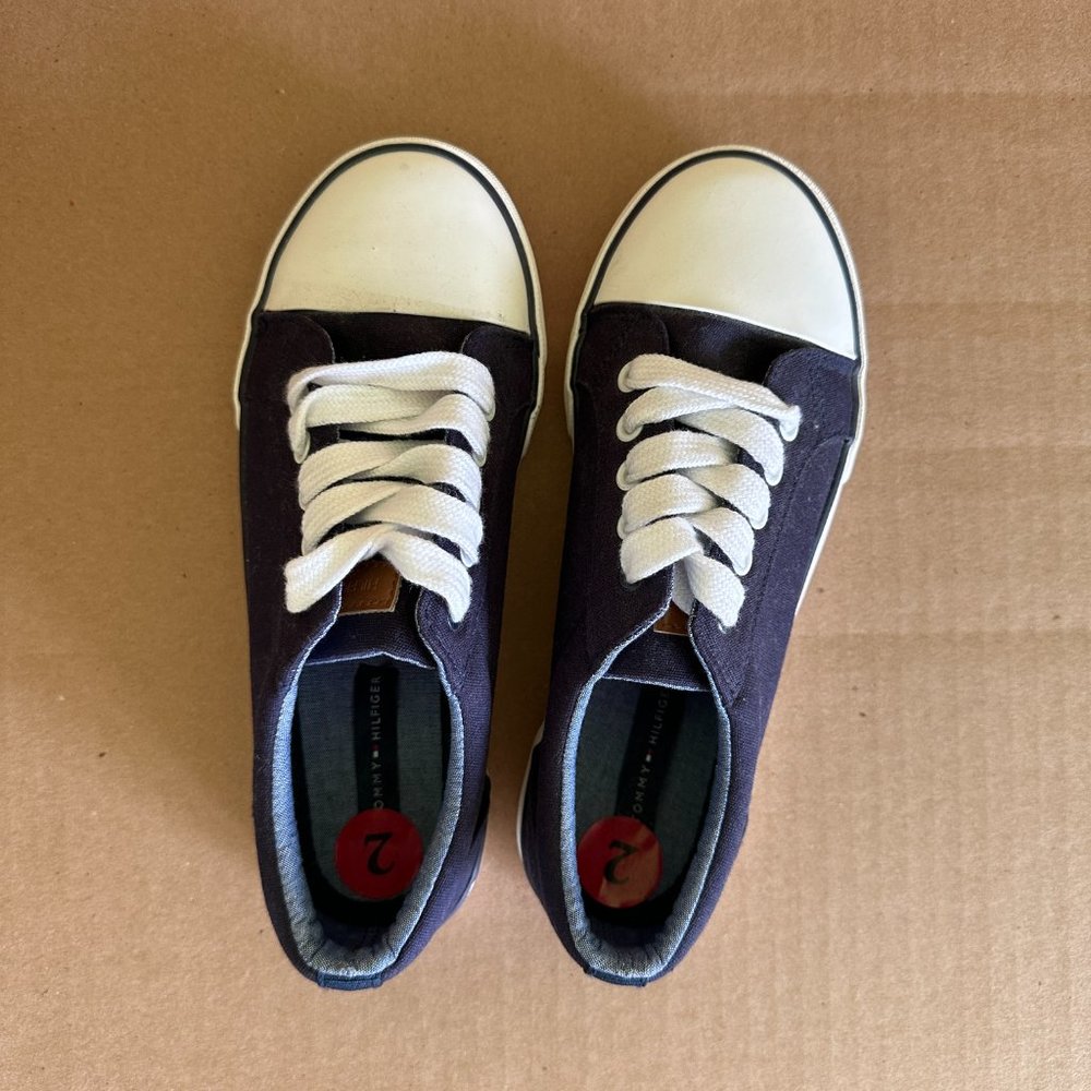 Kid's Tommy Hilfiger Blue White Tennis Shoes US Size 2 - Picture 9 of 9